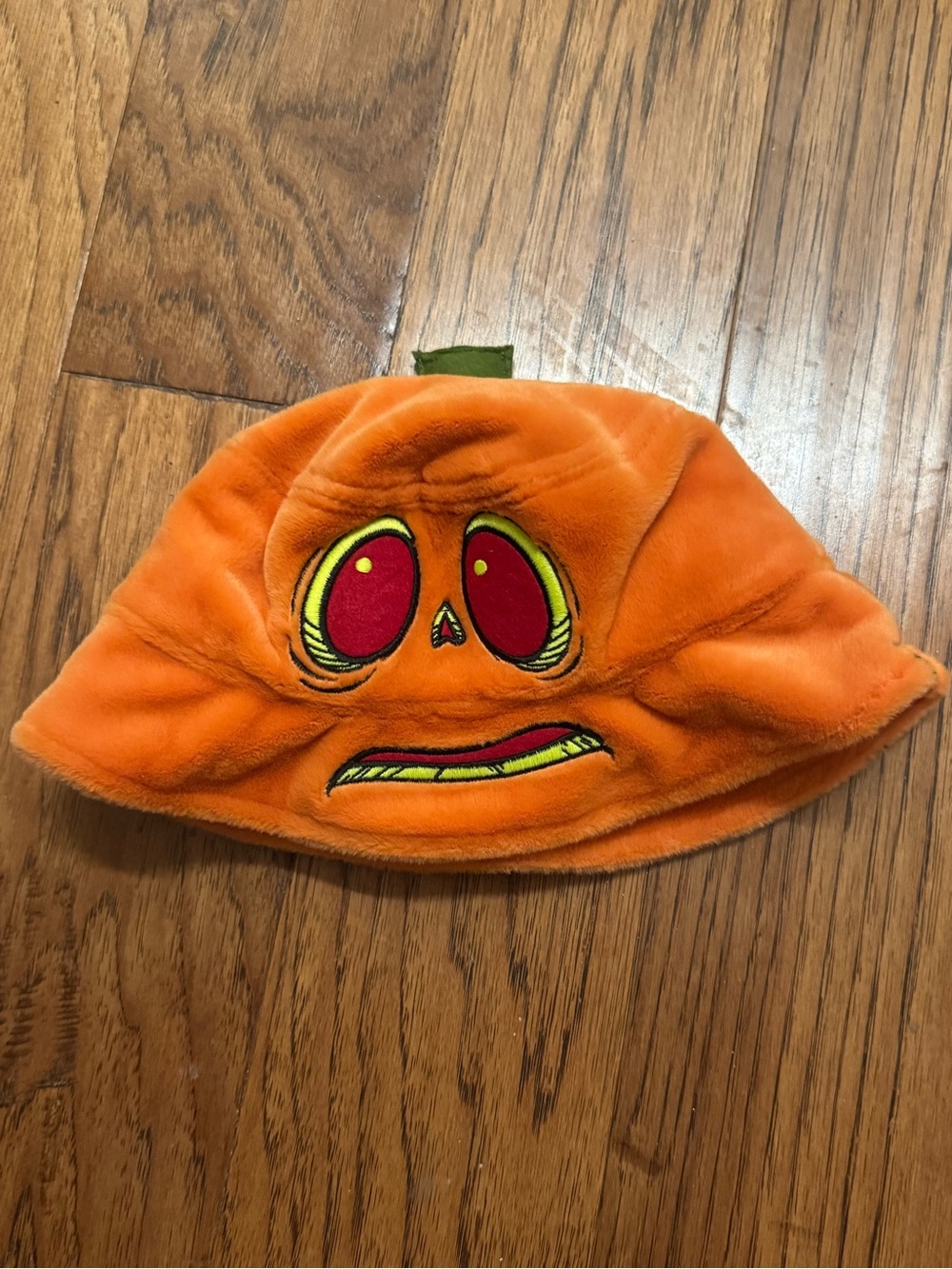 Universal Studios Halloween Horror Nights 2024 Lil Boo Pumpkin bucket hat
